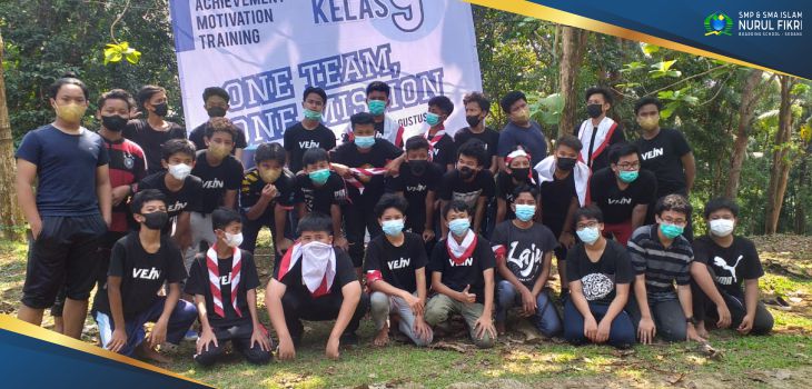 Melejitkan Motivasi Belajar Santri Kelas IX Melalui Outbond