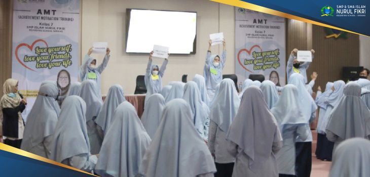 AMT Membantu Santri Kelas VII Lebih Cepat Beradaptasi di Pesantren