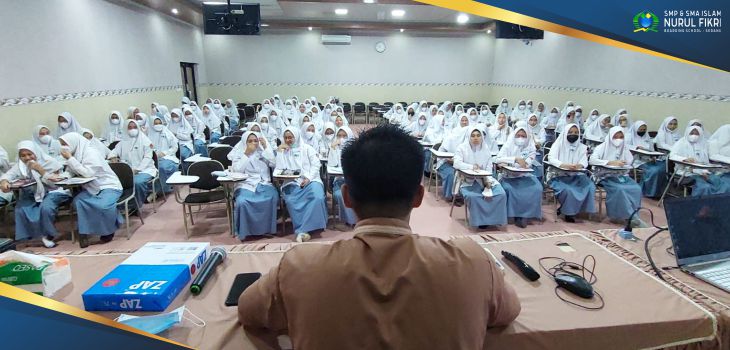 Pengurus Organisasi SMA Islam NFBS Serang Mendapatkan Pelatihan Upgrading Skill