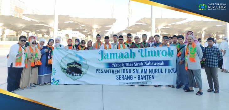 Khusyuknya Umroh Berkah Pegawai dan Santri NFBS Serang